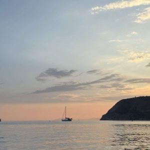 Was man in La Herradura unternehmen kann: Strände, Tauchen, Gastronomie & Ausflüge